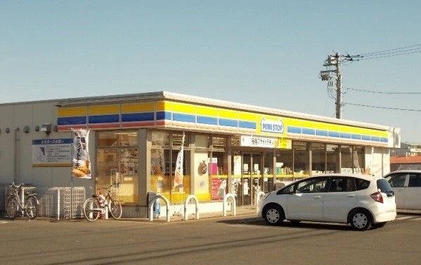 コンビニ　ミニストップ桶川小針領家店（コンビニ）まで210m