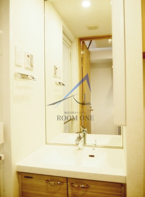 洗面設備　独立洗面台です。