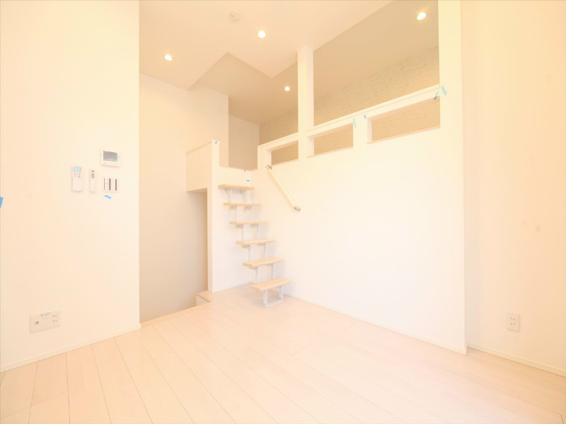 居室・リビング　洋室6帖　ロフト6帖（収納としても寝室としても使えます）