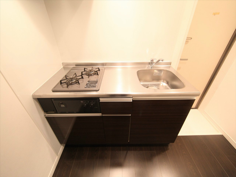 キッチン　システムキッチン（ガス2口）冷蔵庫・レンジ等ご用意できます