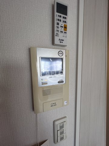 セキュリティ　SERENiTE江坂四番館モニター付きインターホン