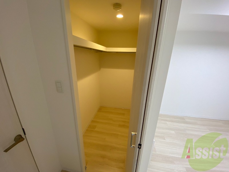 収納　クローゼットは奥行きもあり、荷物が多い方でも安心です。