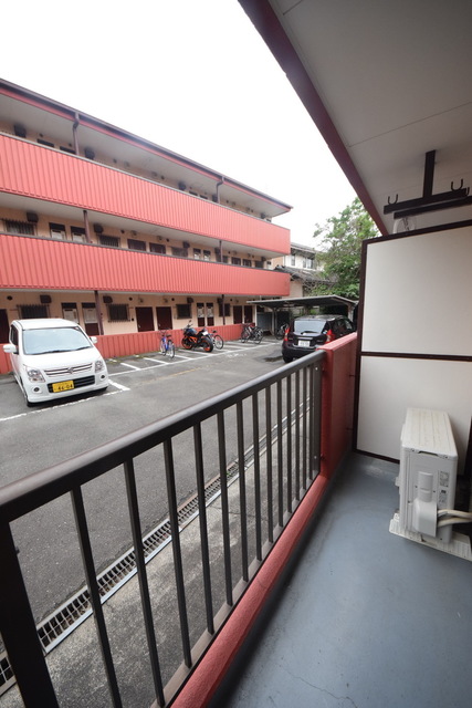 バルコニー　～今日は朝からお洗濯～