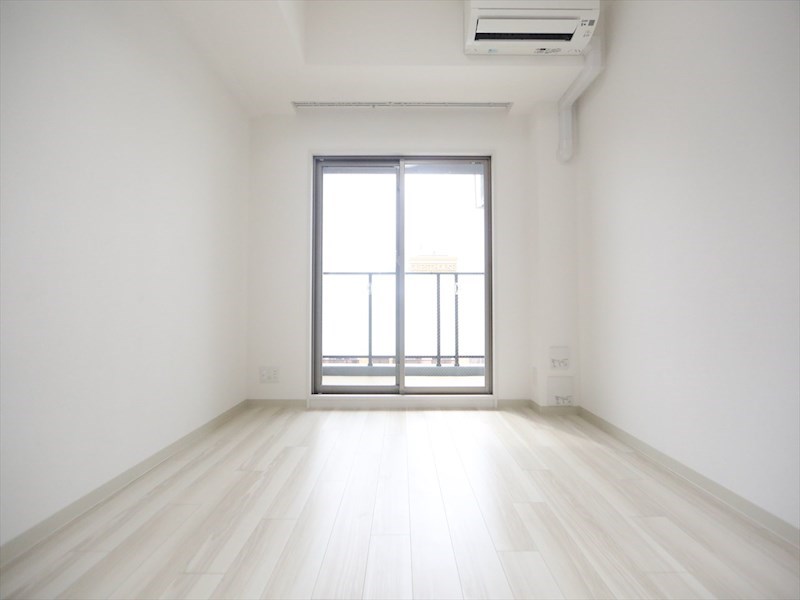 バルコニー　洋室7帖　エアコン完備　クローゼット付　バルコニー