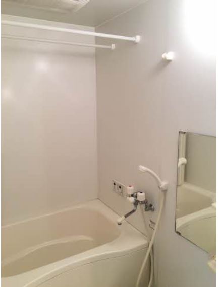 バス・シャワールーム　追焚き・浴室乾燥機付♪