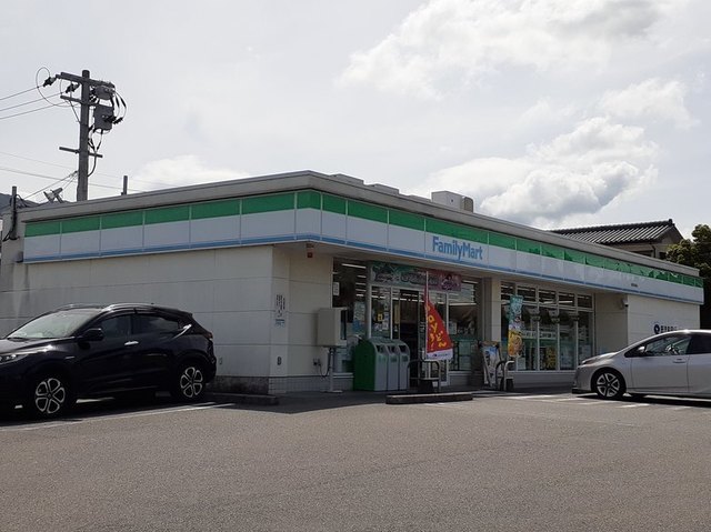 コンビニ　ファミリーマート池島店（コンビニ）まで850m