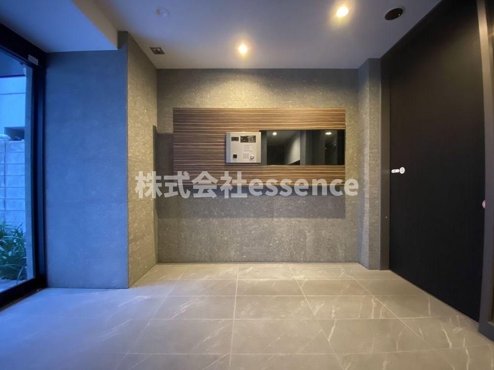 エントランス　弊社ではオンライン対応・現地対応可能です♪