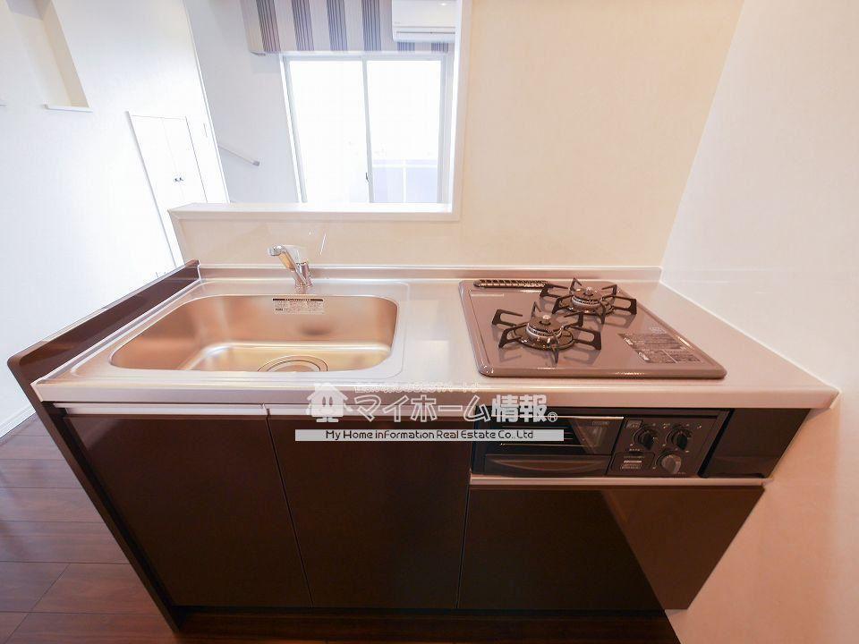 キッチン　キッチンはグリル付きガスコンロを設置！！