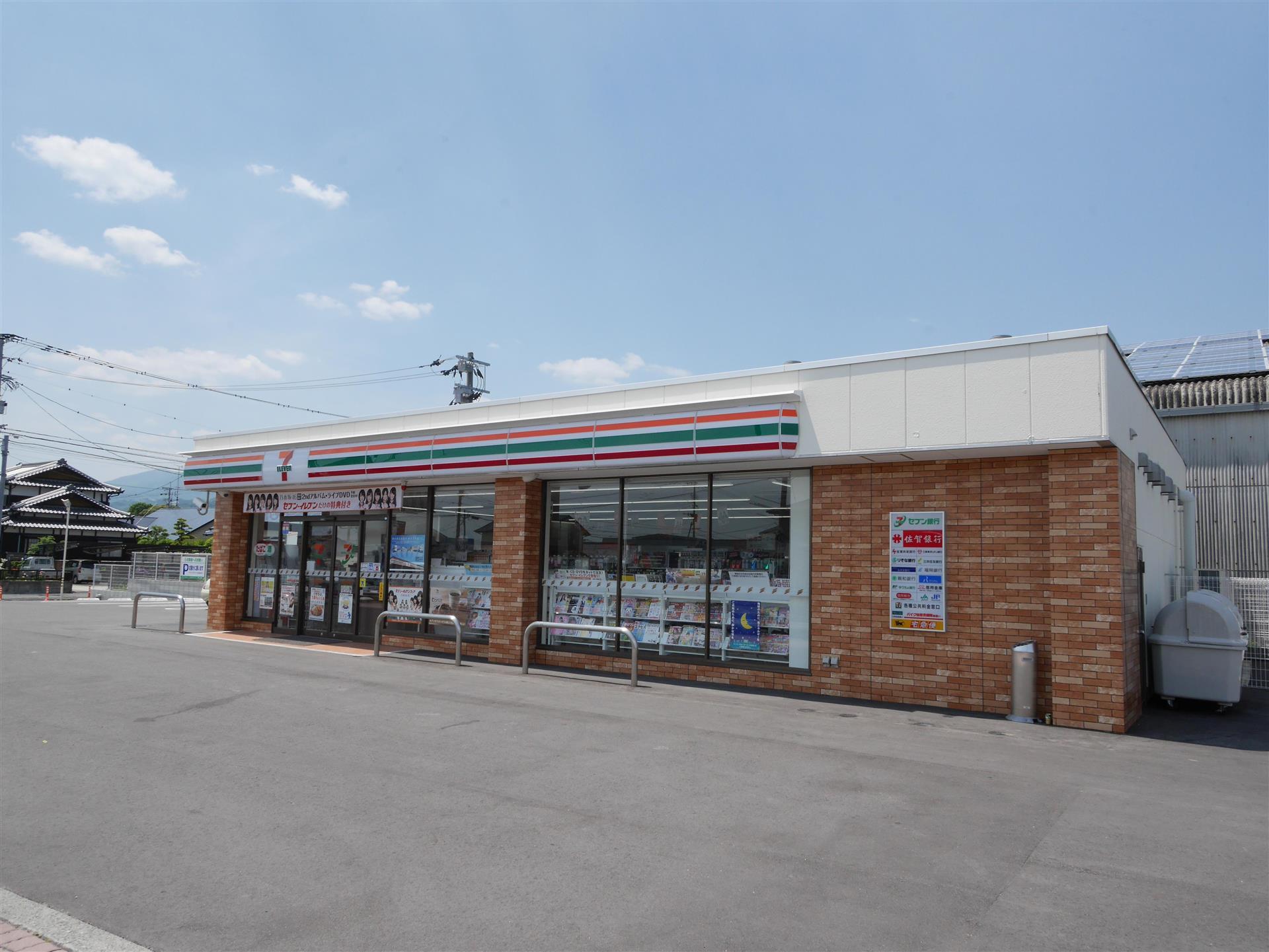 コンビニ　セブン-イレブン 三日月堀江店（コンビニ）まで370m