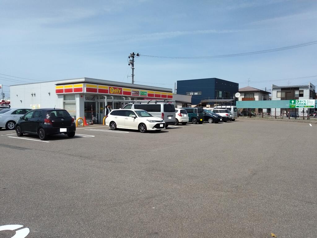 コンビニ　デイリーヤマザキ新潟鳥屋野潟店（コンビニ）まで483m