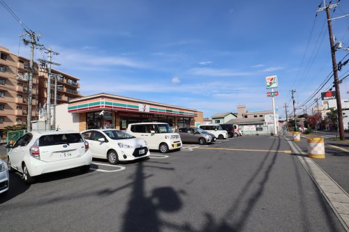コンビニ　セブンイレブン河内長野楠町西店（コンビニ）まで211m