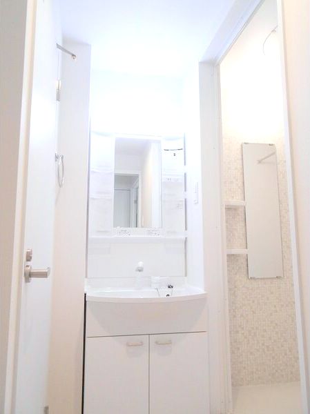 洗面設備　シャンプードレッサー付きです♪