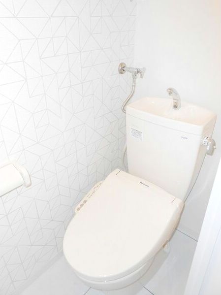 トイレ　ウォシュレット付きです♪