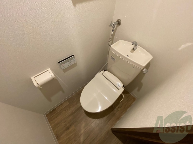 トイレ　ウォシュレット機能がついたトイレ。安心して使用できますね。