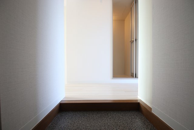 玄関　※別室の参考写真の為、現況優先です。