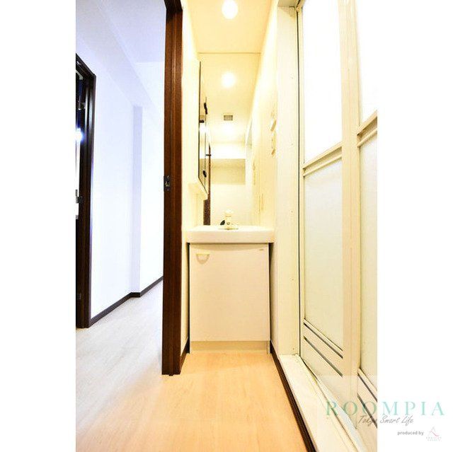 洗面設備　※同タイプの別のお部屋です。