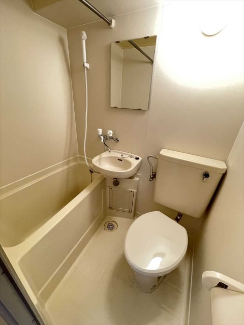 バス・シャワールーム　※同タイプ参考写真