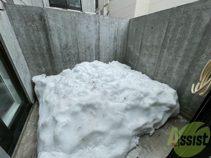 バルコニー　テラスがついているので洗濯物を干すこともできそう！