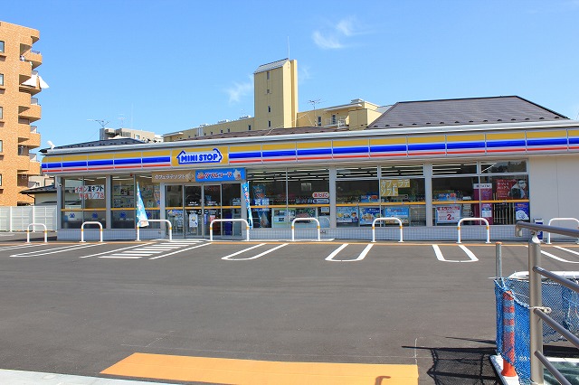 コンビニ　ミニストップ 泉崎1丁目店（コンビニ）まで250m