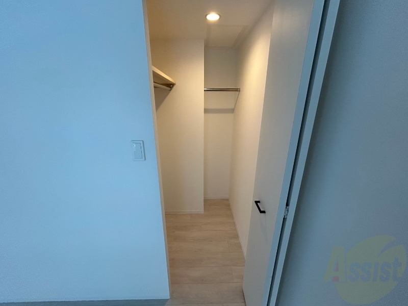 収納　クローゼットは奥行きもあり、荷物が多い方でも安心です。