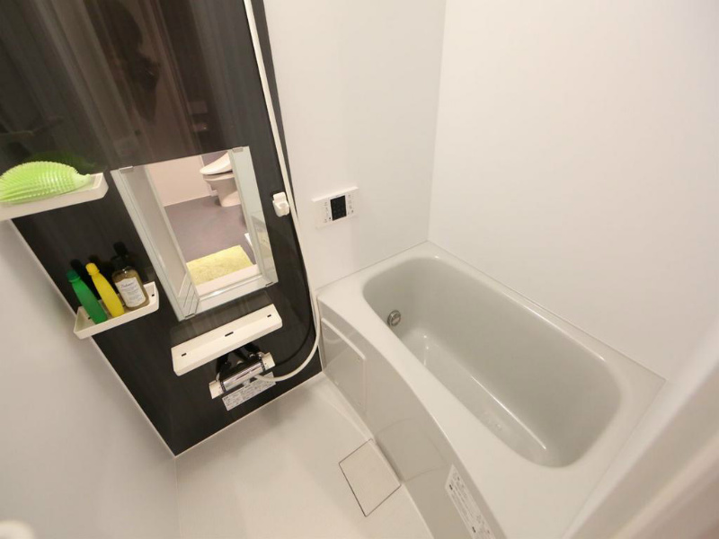 バス・シャワールーム　追い焚き機能付　オートバス機能付バスルーム 同仕様写真