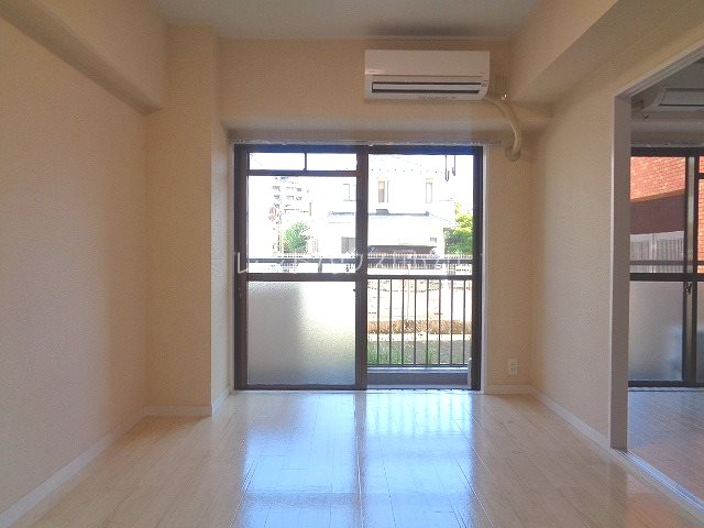 居室・リビング　同物件別部屋参考写真です