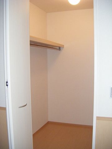 収納　★たくさん入るウォークインクローゼット★