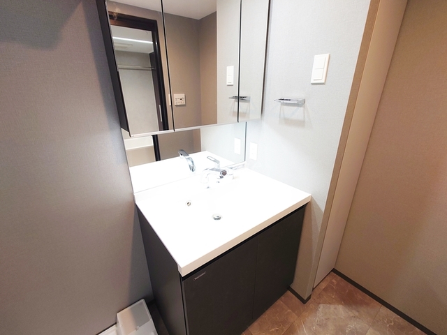 洗面設備　嬉しい独立洗面台です☆