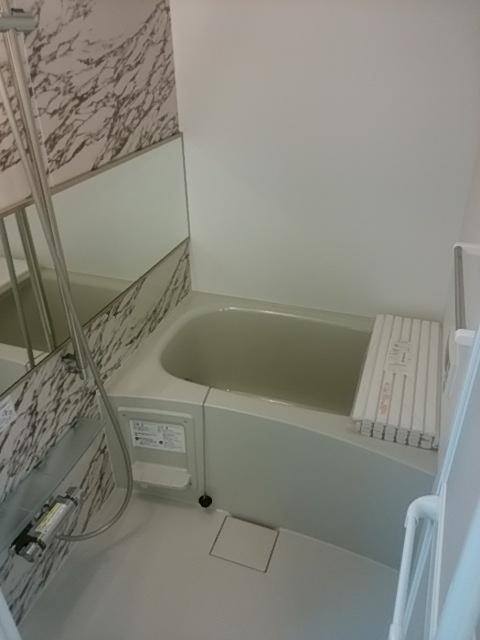 バス・シャワールーム　追い焚き風呂