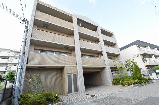 建物外観　オートロック付きで安心です♪