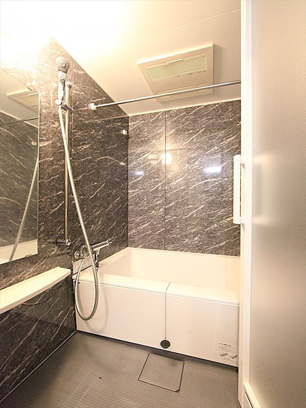 バス・シャワールーム　バスルーム