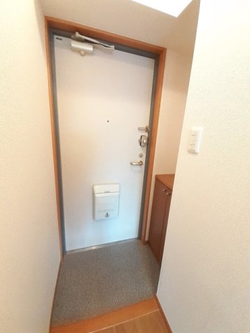 玄関　収納もある玄関です