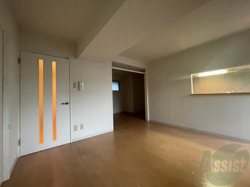 居室・リビング　広くてきれいなリビングです！快適に過ごせそうですね。