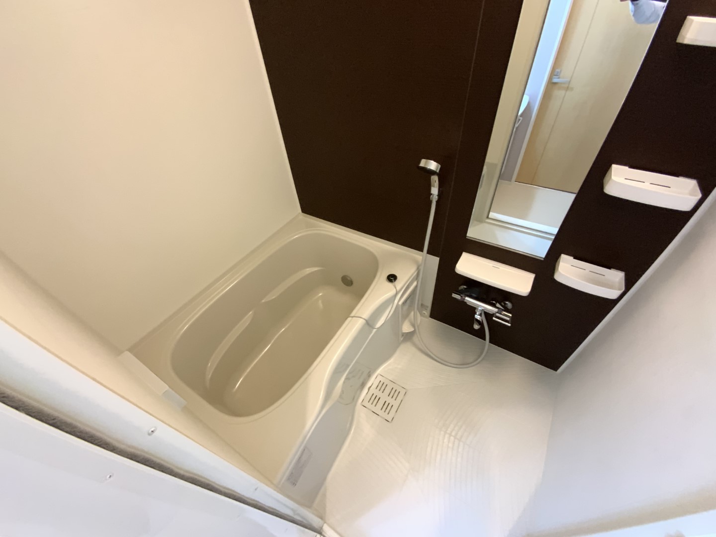バス・シャワールーム　他室参考写真　便利な追焚機能、浴室乾燥機付き