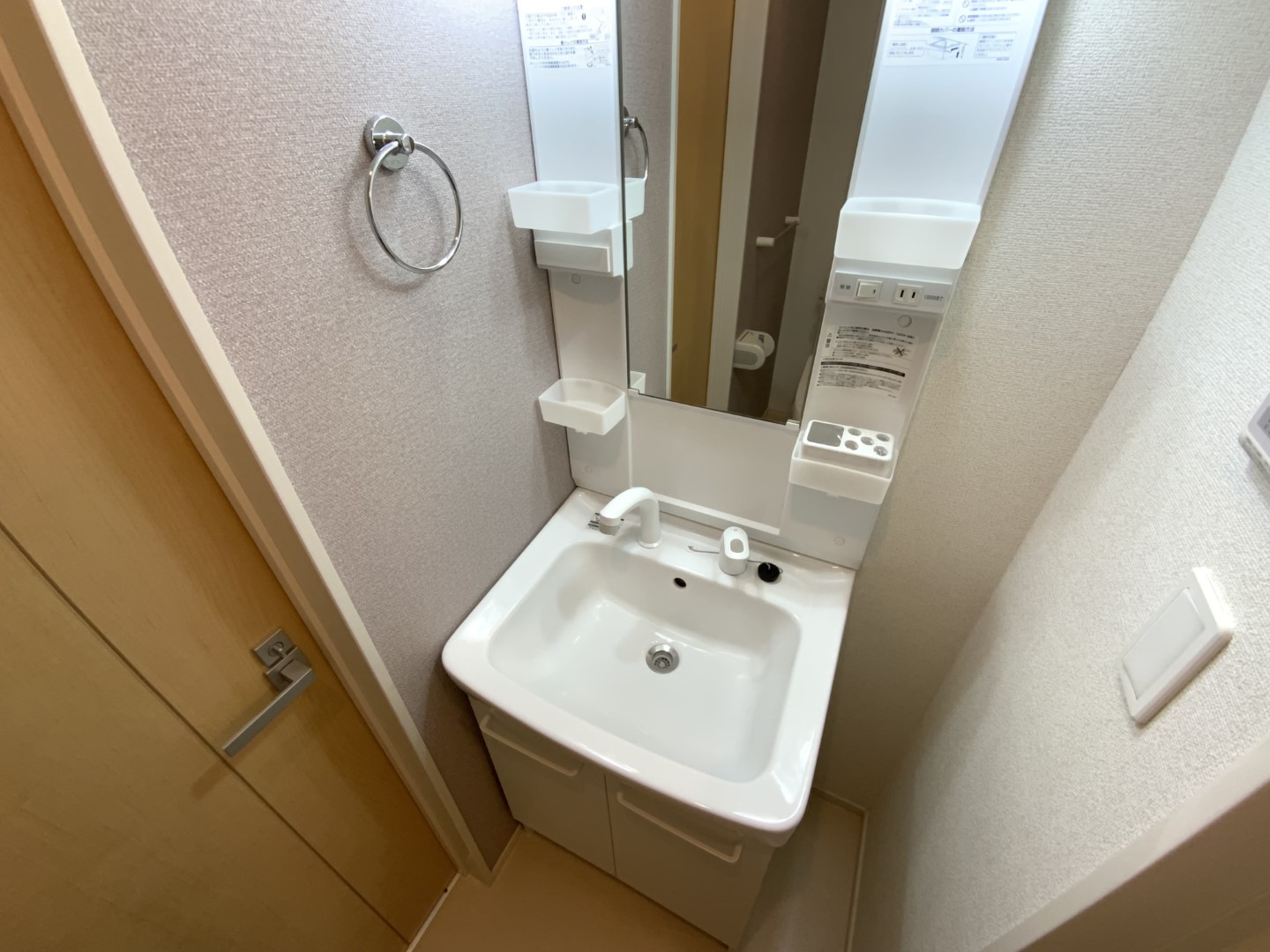 洗面設備　他室参考写真　シャンプードレッサー