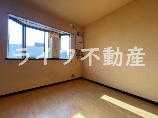 居室・リビング　居間です