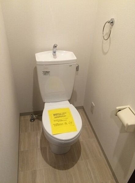 トイレ　参考、同建物・反転間取りの号室