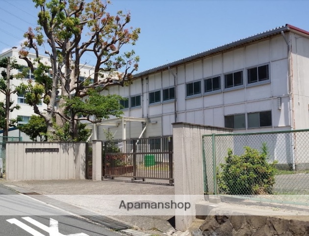 小学校　横浜市立小菅ケ谷小学校（小学校）まで1054m