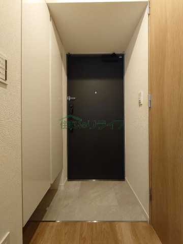 玄関　シーズンフラッツ根岸