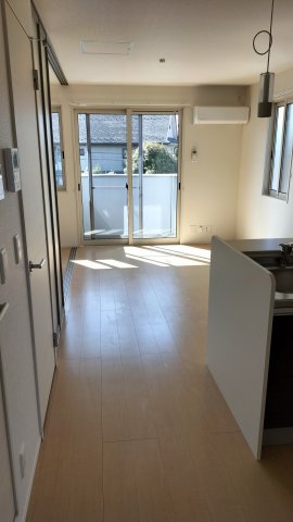 その他部屋・スペース　玄関からの室内