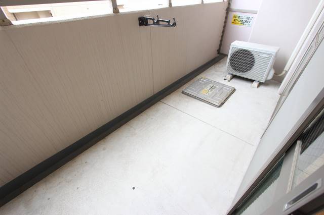 バルコニー　奥行きのあるベランダ。