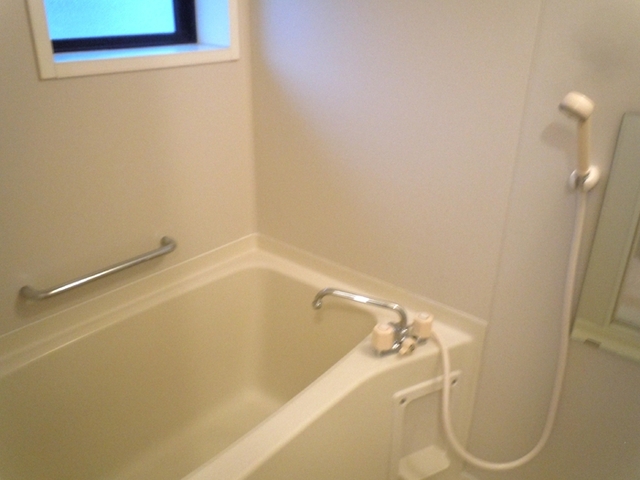 バス・シャワールーム　２０５　浴室