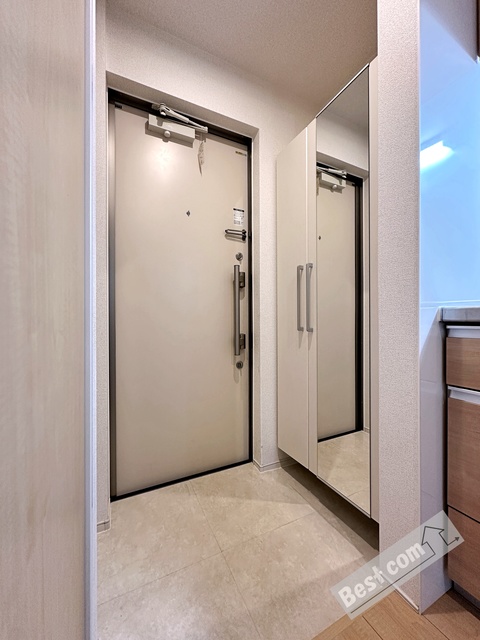 玄関　姿見付き天井高シューズクローゼット♪