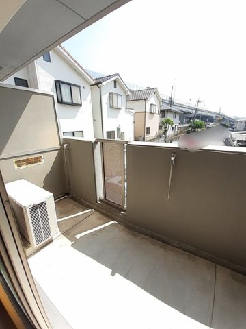 バルコニー　バルコニーからの眺めを楽しみながら食事をしませんか