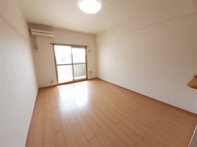 居室・リビング　ゆったりとした居間です