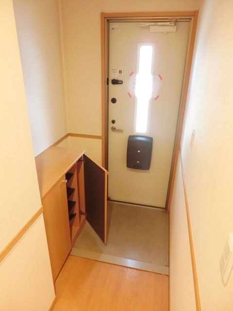 玄関　シューズボックスございます