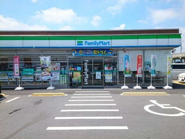 コンビニ　ファミリーマート浜川町店（コンビニ）まで400m