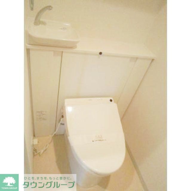 トイレ　※写真は同タイプ住戸です。