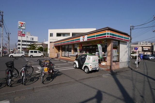 コンビニ　セブンイレブン川越霞ケ関東1丁目店（コンビニ）まで733m