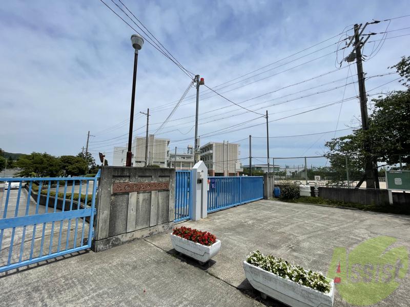 小学校　箕面市立西小学校（小学校）まで398m